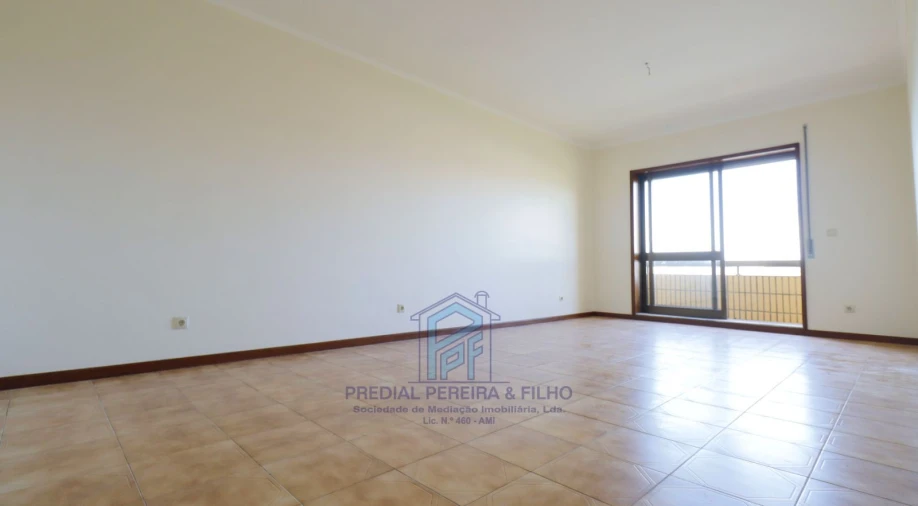 Apartamento T3 para Arrendamento em Fânzeres e São Pedro da Cova Foto 2