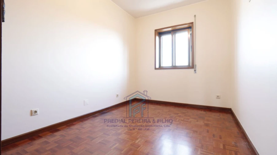 Apartamento T3 para Arrendamento em Fânzeres e São Pedro da Cova Foto 26