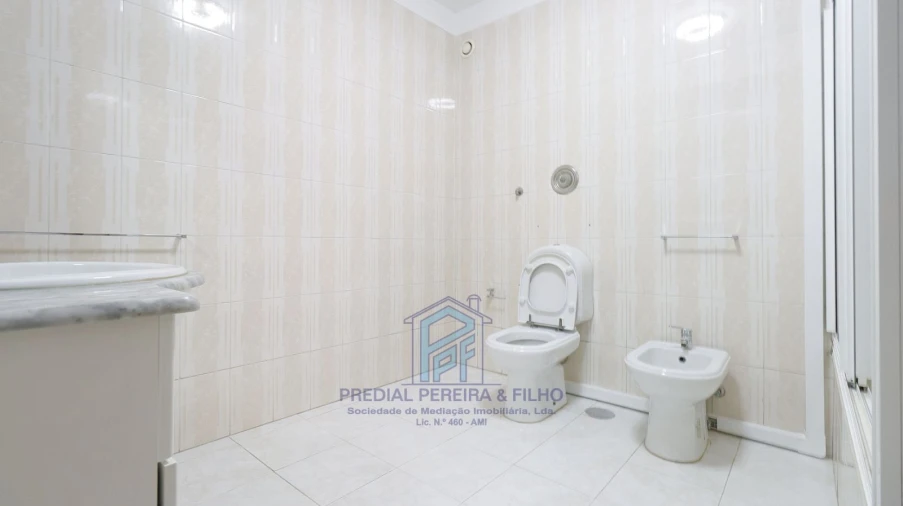 Apartamento T3 para Arrendamento em Fânzeres e São Pedro da Cova Foto 22