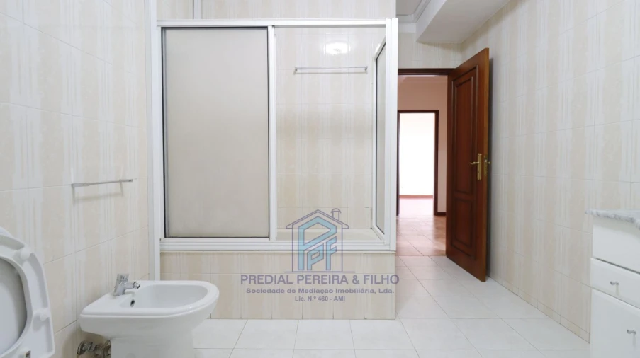 Apartamento T3 para Arrendamento em Fânzeres e São Pedro da Cova Foto 25