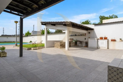 Moradia T5 para Venda em Fernao Ferro