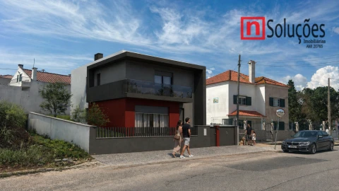 Moradia T4 para Venda em Vialonga