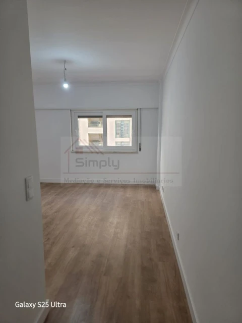 Apartamento T3 para Venda em São Domingos de Benfica