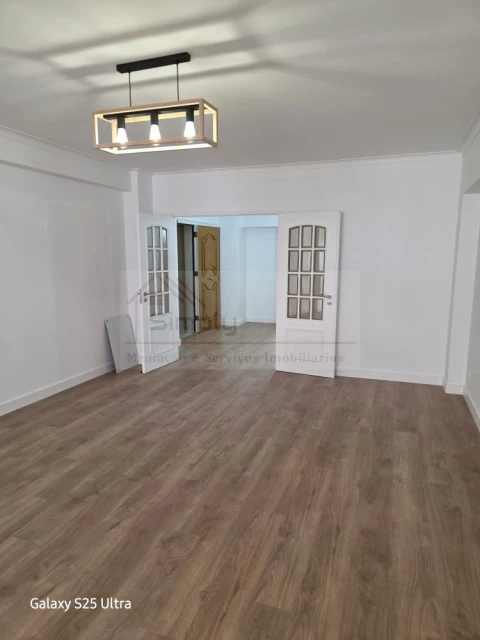 Apartamento T3 para Venda em São Domingos de Benfica