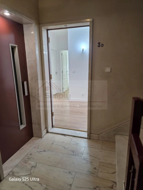 Apartamento T3 para Venda em São Domingos de Benfica