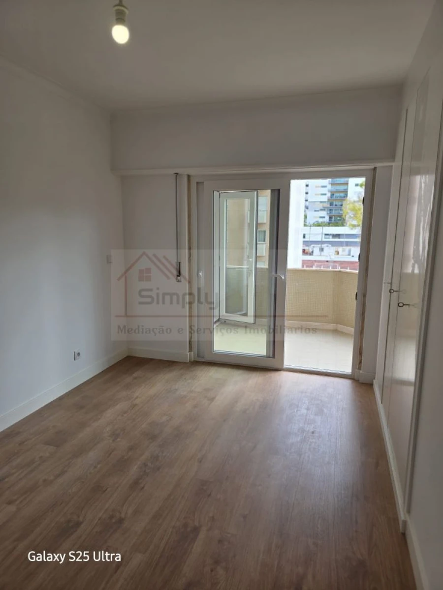 Apartamento T3 para Venda em São Domingos de Benfica Foto 11
