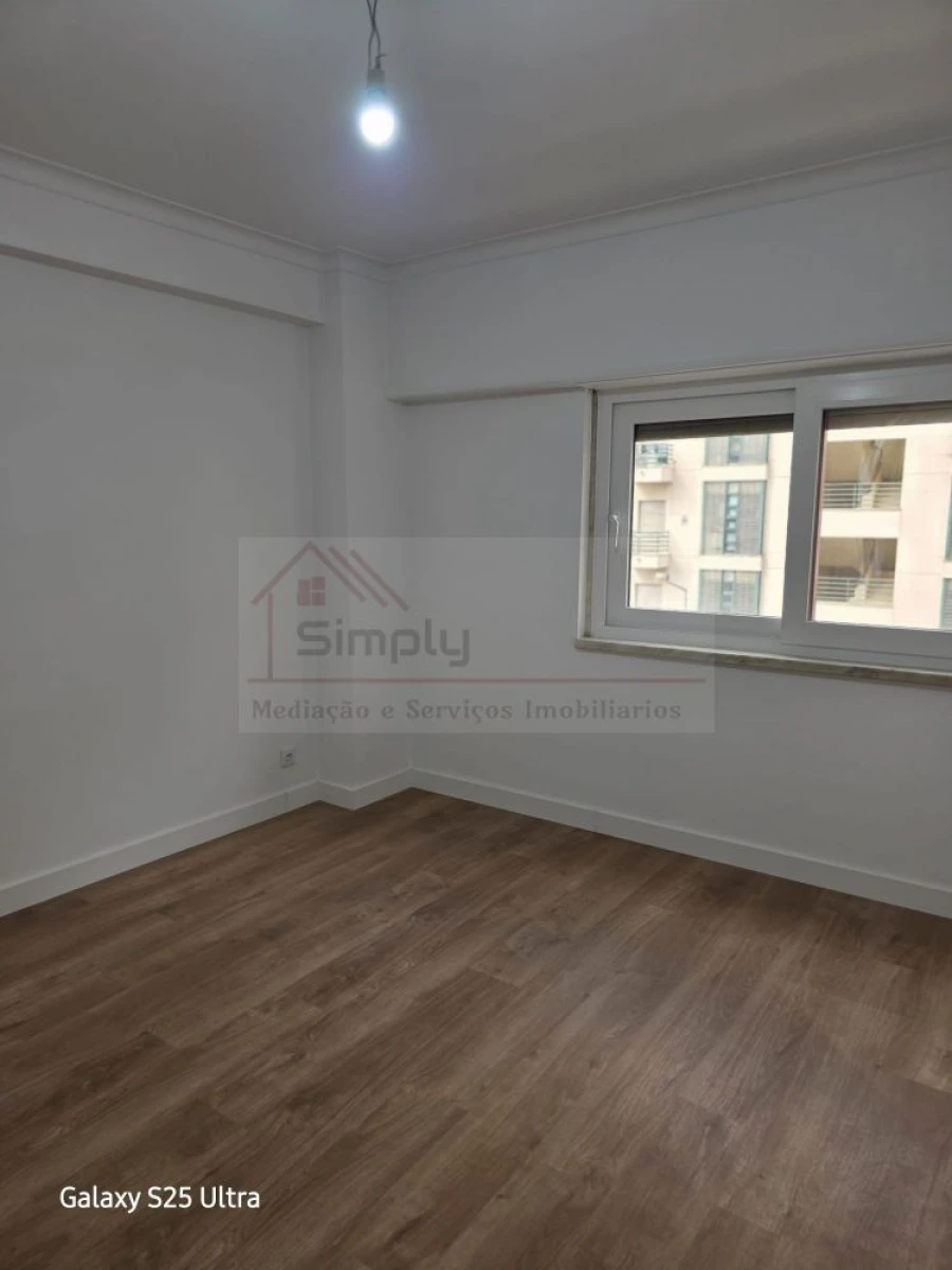 Apartamento T3 para Venda em São Domingos de Benfica Foto 24