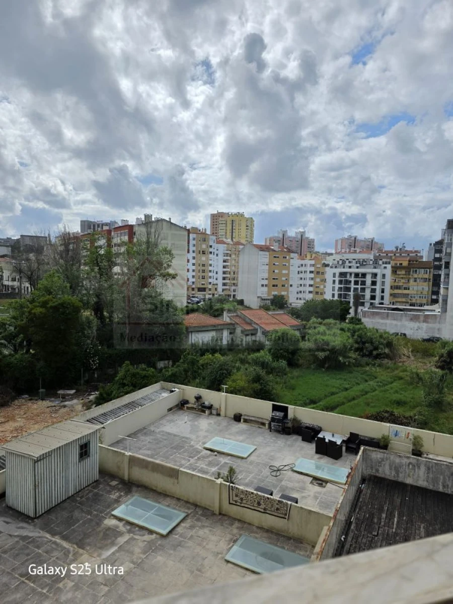Apartamento T3 para Venda em São Domingos de Benfica Foto 6