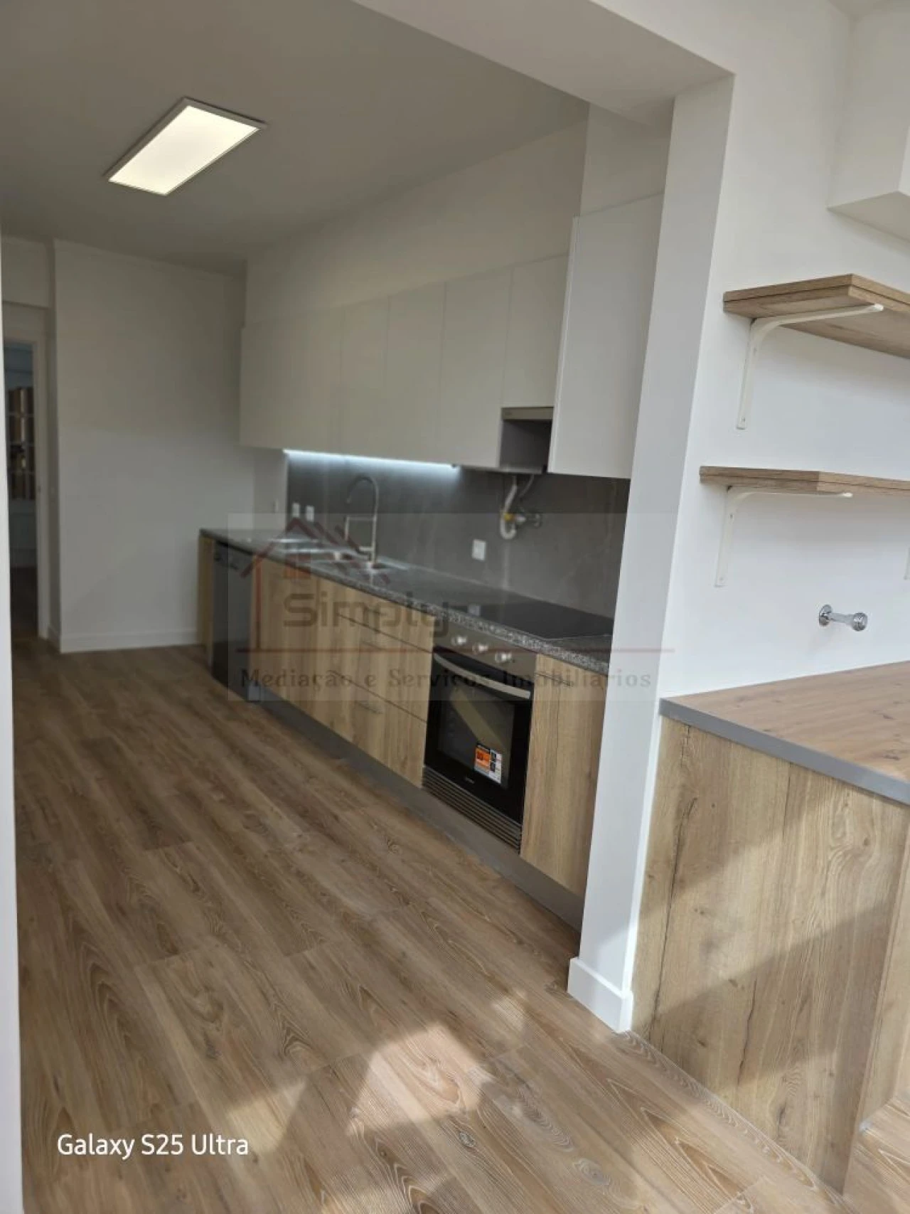 Apartamento T3 para Venda em São Domingos de Benfica Foto 3
