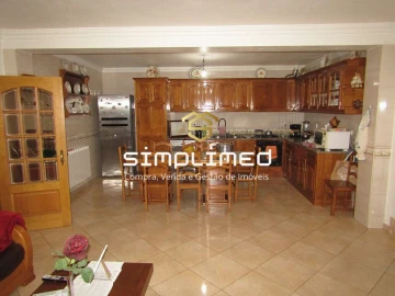 Moradia T4 para Venda em Covilhã e Canhoso