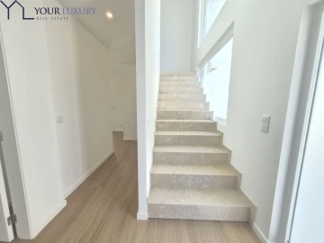 Moradia T3 para Venda em Mina de Água