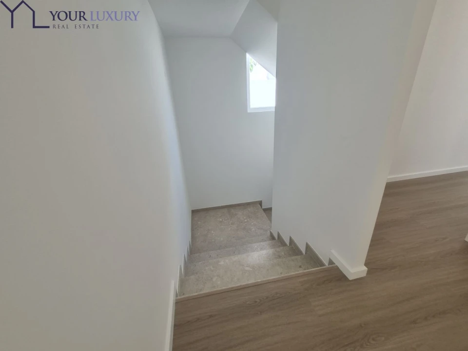 Moradia T3 para Venda em Mina de Água Foto 40