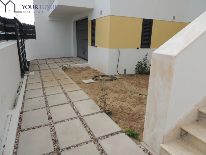 Moradia T3 para Venda em Mina de Água Foto 35