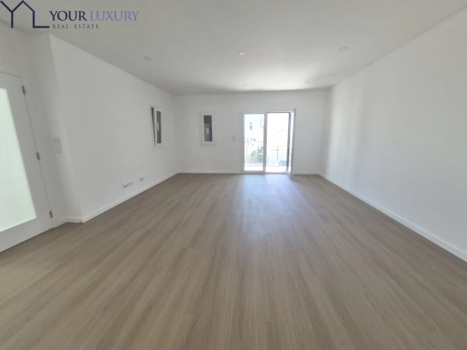 Moradia T3 para Venda em Mina de Água Foto 9