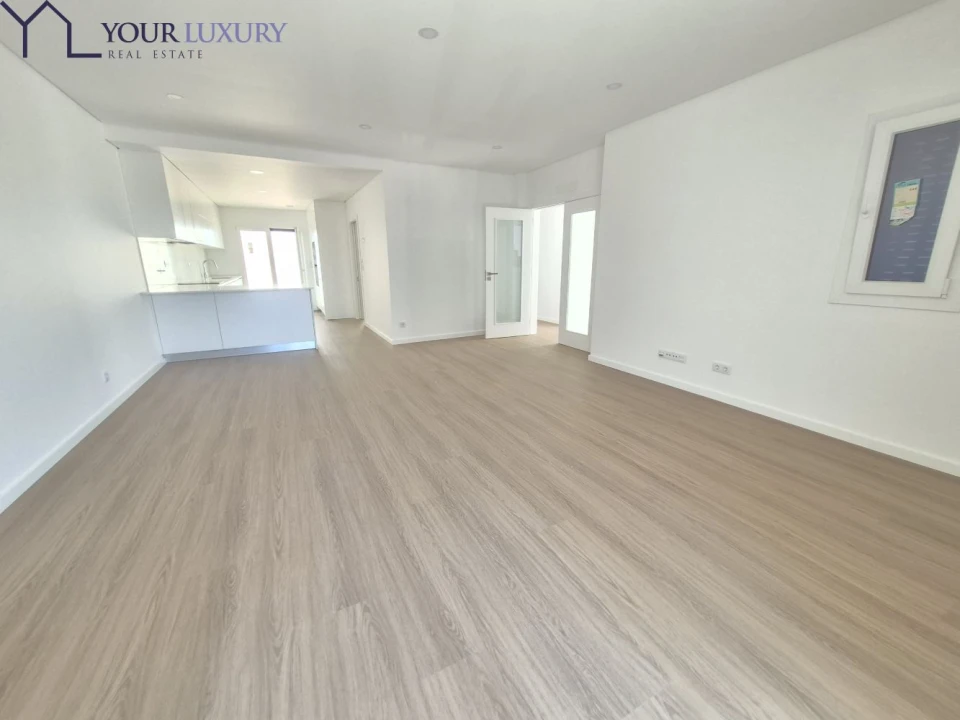 Moradia T3 para Venda em Mina de Água Foto 8
