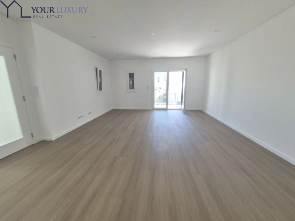 Moradia T3 para Venda em Mina de Água Foto 9