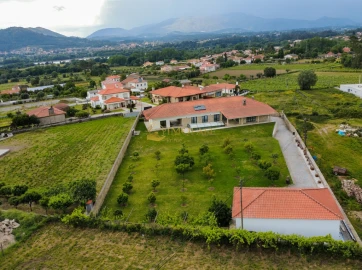 Moradia T6 para Venda em Santa Maria Maior e Monserrate e Meadela