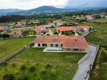 Moradia T6 para Venda em Santa Maria Maior e Monserrate e Meadela