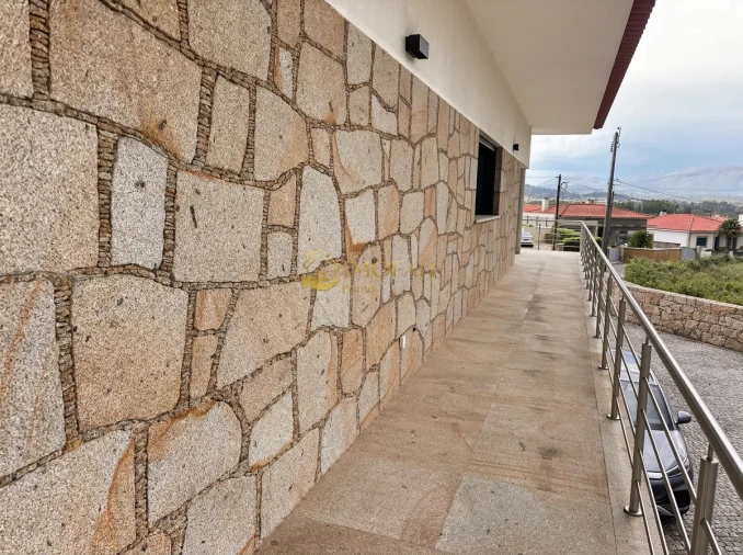 Moradia T6 para Venda em Santa Maria Maior e Monserrate e Meadela Foto 22