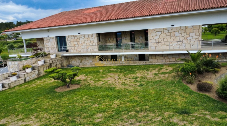 Moradia T6 para Venda em Santa Maria Maior e Monserrate e Meadela Foto 12