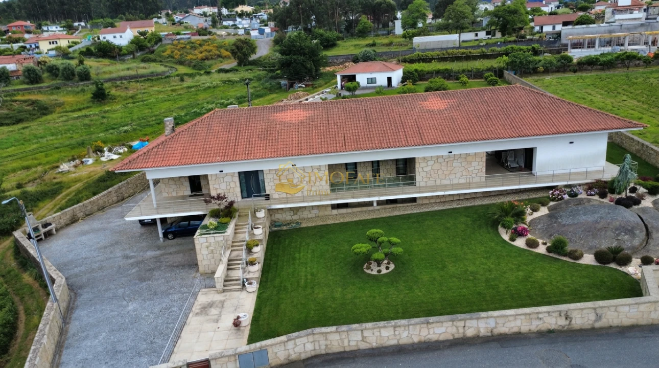 Moradia T6 para Venda em Santa Maria Maior e Monserrate e Meadela Foto 1
