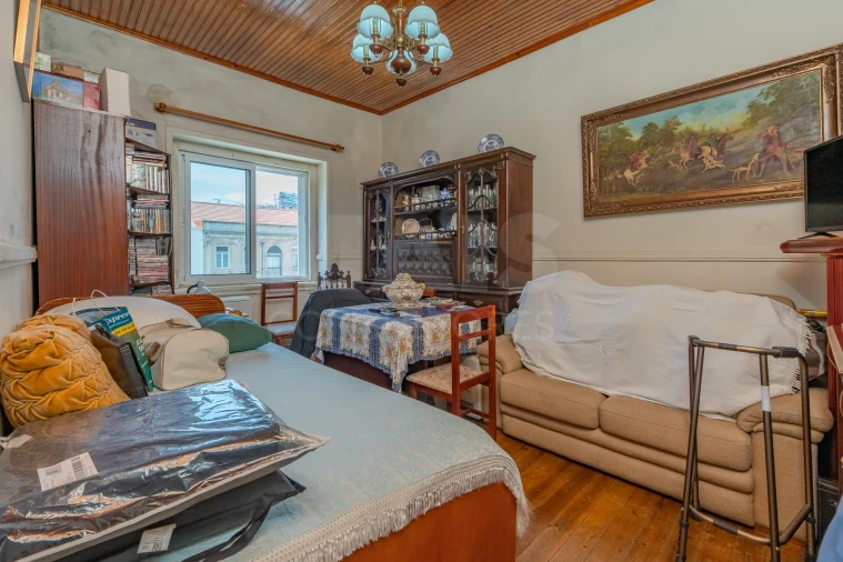 Apartamento T1 para Venda em Beato Foto 7