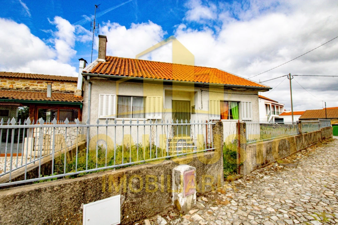 Moradia T2 para Venda em Aldeia do Bispo Foto 1
