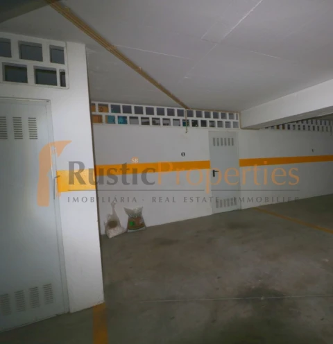 Apartamento T4 para Venda em Loule (São Clemente)