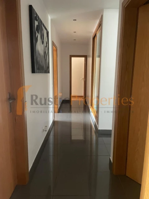 Apartamento T4 para Venda em Loule (São Clemente)