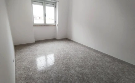 Apartamento T2 para Arrendamento em Falagueira-Venda Nova