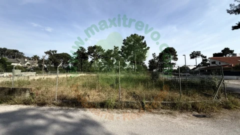 Terreno para Venda em Charneca de Caparica e Sobreda