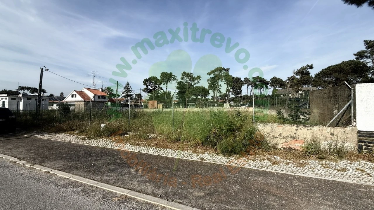 Terreno para Venda em Charneca de Caparica e Sobreda Foto 1