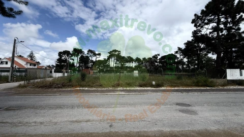 Terreno para Venda em Charneca de Caparica e Sobreda