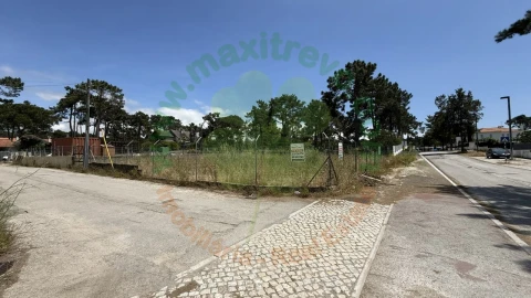 Terreno para Venda em Charneca de Caparica e Sobreda