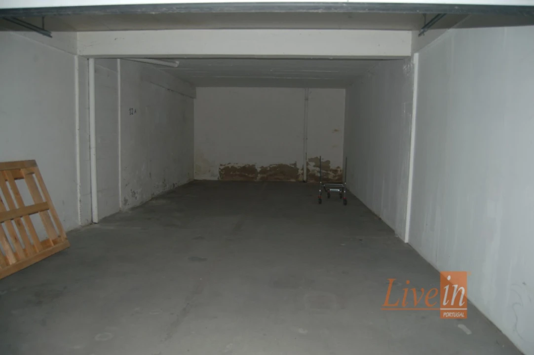 Garagem para Arrendamento em Ericeira Foto 3