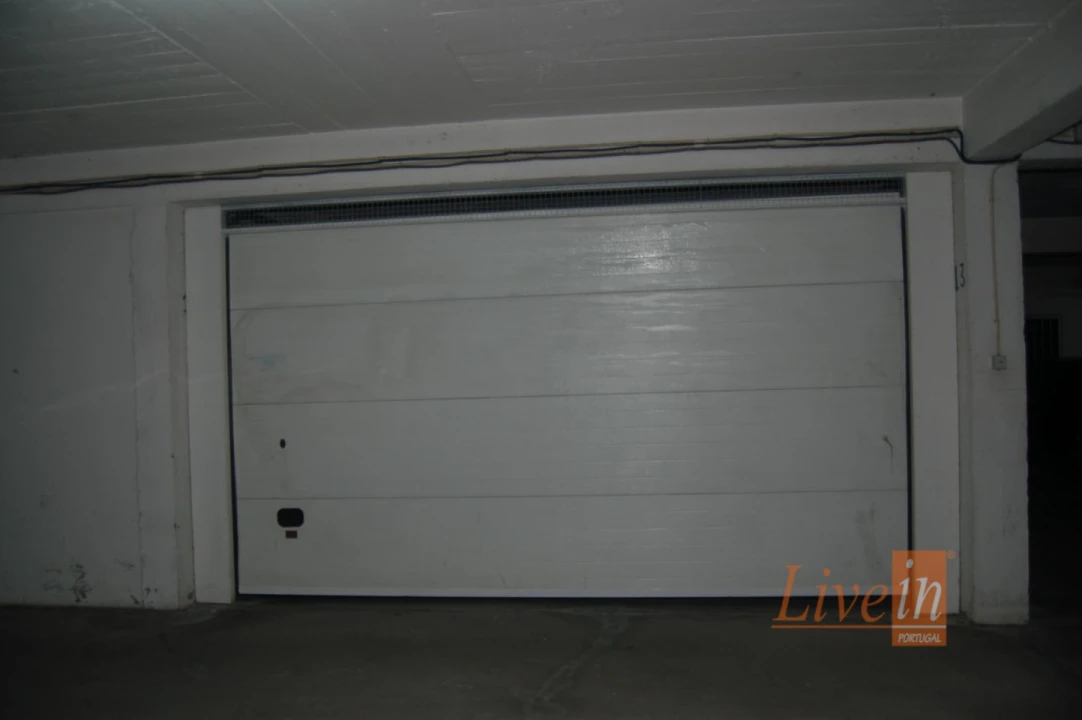 Garagem para Arrendamento em Ericeira Foto 4