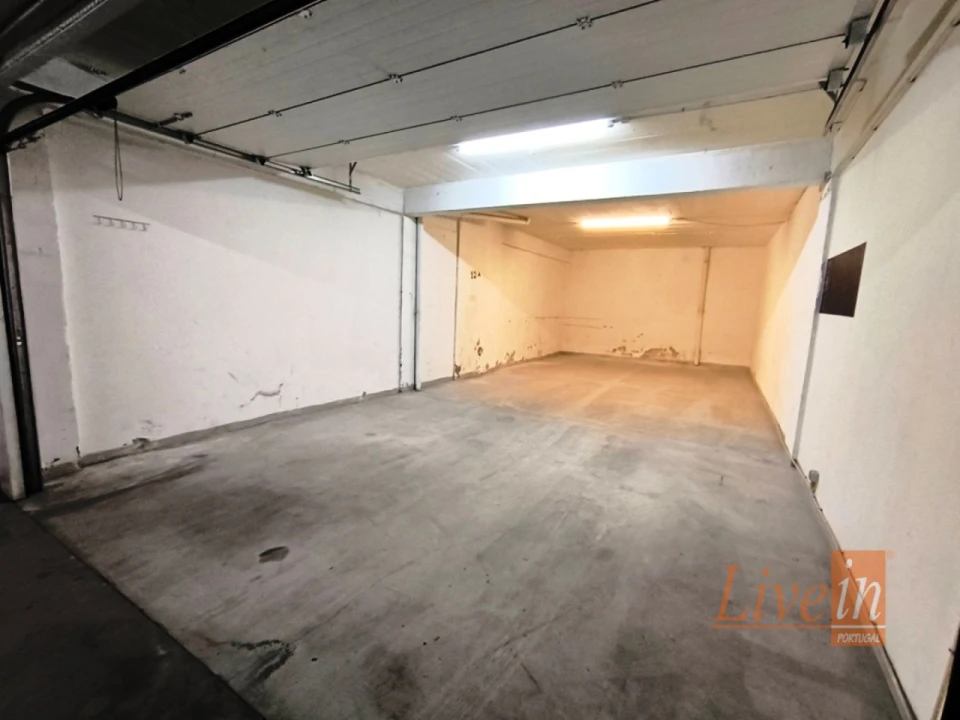 Garagem para Arrendamento em Ericeira Foto 2
