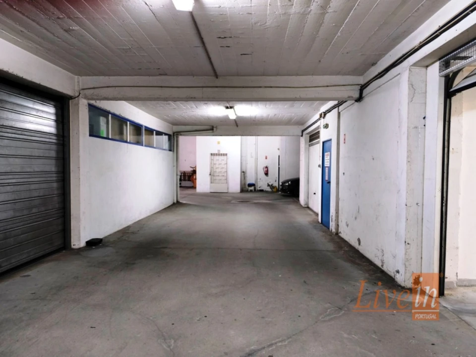 Garagem para Arrendamento em Ericeira Foto 5