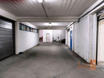 Garagem para Arrendamento em Ericeira