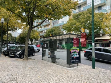 Loja para Arrendamento em Benfica