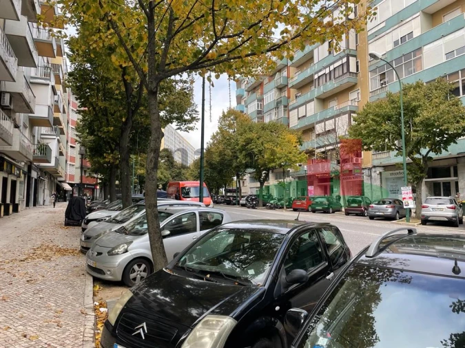 Loja para Arrendamento em Benfica Foto 7