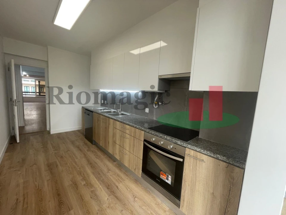 Apartamento T3 para Venda em São Domingos de Benfica Foto 10
