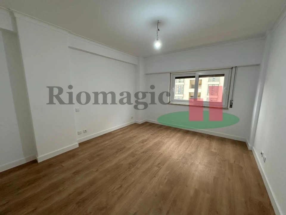 Apartamento T3 para Venda em São Domingos de Benfica Foto 23