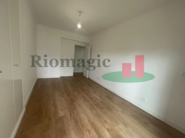 Apartamento T3 para Venda em São Domingos de Benfica