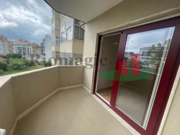 Apartamento T3 para Venda em São Domingos de Benfica