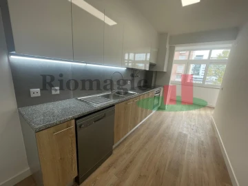 Apartamento T3 para Venda em São Domingos de Benfica
