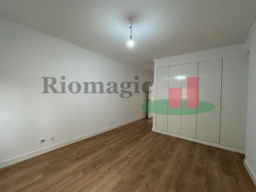 Apartamento T3 para Venda em São Domingos de Benfica