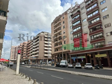 Apartamento T3 para Venda em São Domingos de Benfica