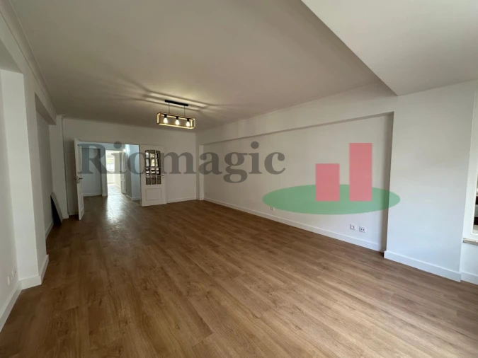Apartamento T3 para Venda em São Domingos de Benfica Foto 4