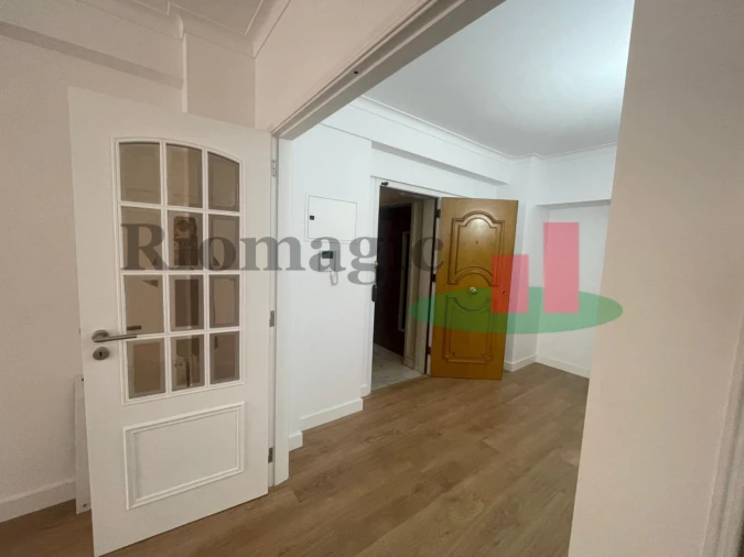 Apartamento T3 para Venda em São Domingos de Benfica Foto 7